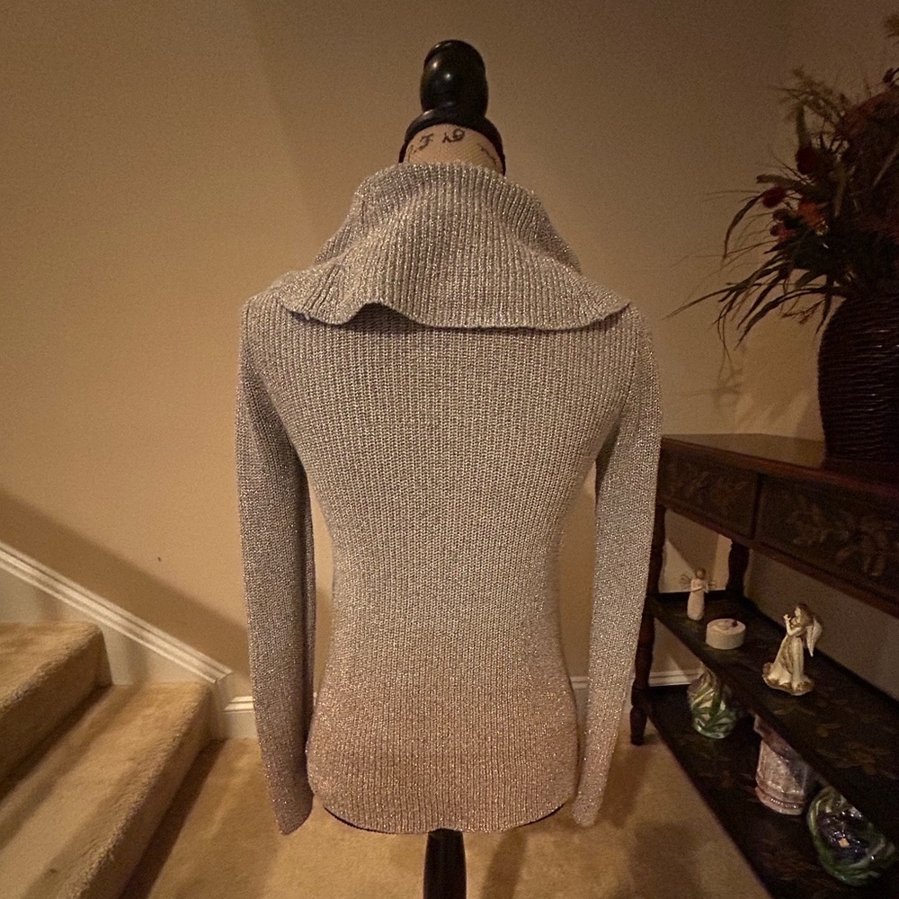 White House Black Market sweater - Picture 2 of 5